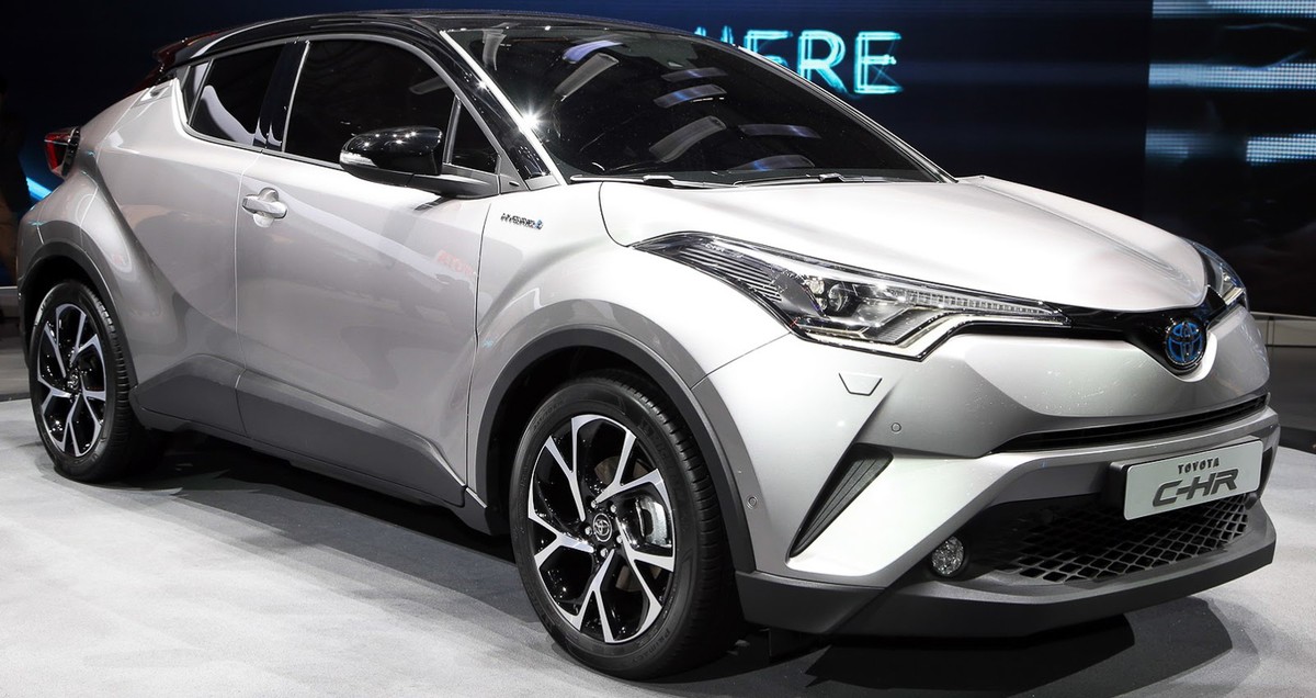 Toyota C-HR chính thức trình làng tại triển lãm Geneva Motor Show 2016 với các tùy chọn động cơ Turbo 1.2L, 2.0L và Hybrid 1.8L.